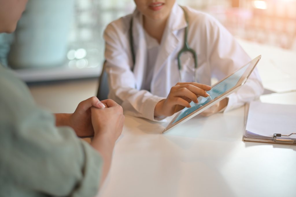 kumoDoc™ memungkinkan staf klinik mengelola janji temu, pemesanan online, serta alur kerja lainnya secara lebih efisien, sehingga meningkatkan pengalaman pasien.